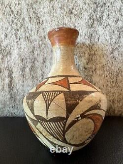 Vase en poterie du pueblo d'Acoma du début des années 1930