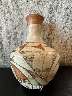 Vase en poterie du pueblo d'Acoma du début des années 1930