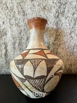 Vase en poterie du pueblo d'Acoma du début des années 1930