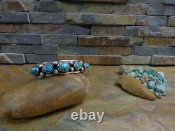 Waouh ! Magnifique Bracelet Manchette Navajo Ancien en Argent Sterling avec 5 Turquoises en Relief et Poinçonné, de Collection privée