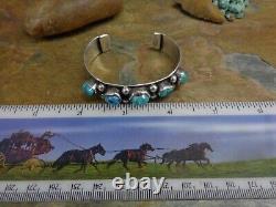 Waouh ! Magnifique Bracelet Manchette Navajo Ancien en Argent Sterling avec 5 Turquoises en Relief et Poinçonné, de Collection privée